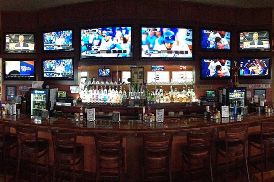 Double A's Pizza Sports Bar & Grill