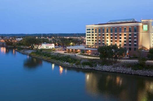 Embassy Suites - East Peoria