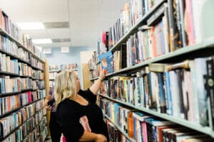 7 Magical Bookshops Around Peoria