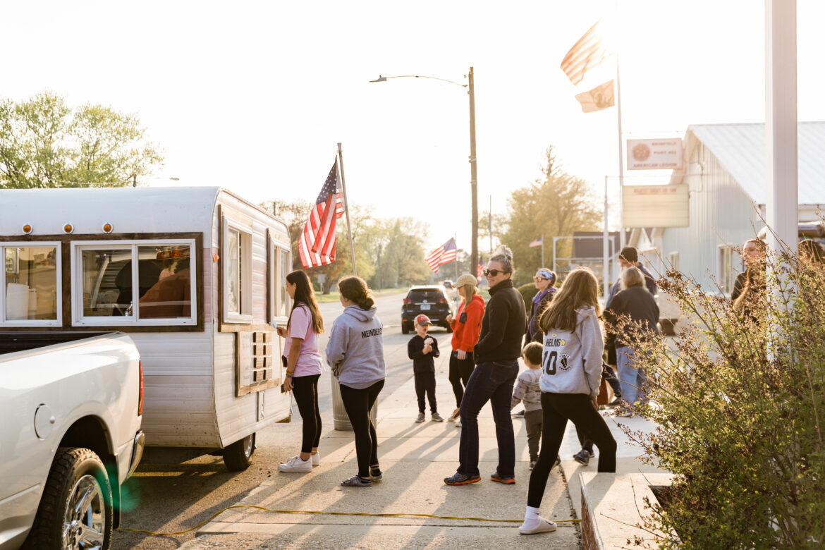 Food Trucks Near Me: 20+ Peoria Area Trucks to Try!