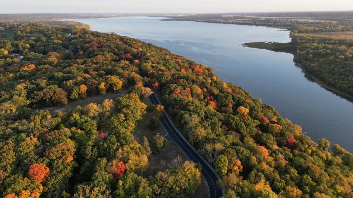 13 Best Places to Catch Fall Foliage in Greater Peoria